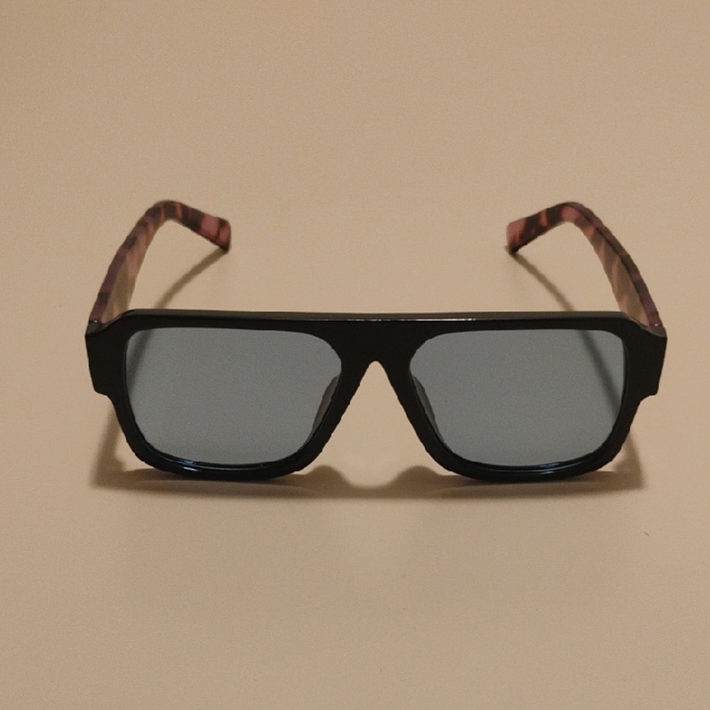 Aldi Batavia Stylish Black Sunglasses with Patterned Arms